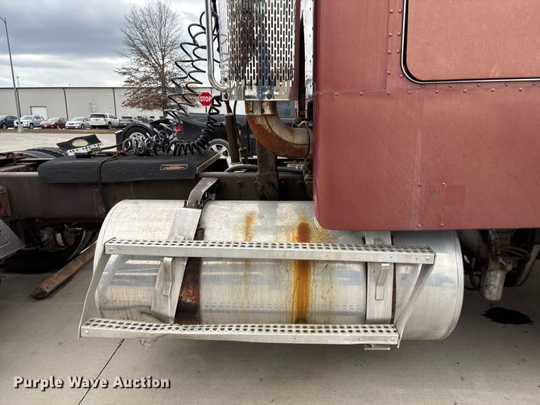 image for item FB3565 1984 Peterbilt 362 semi truck