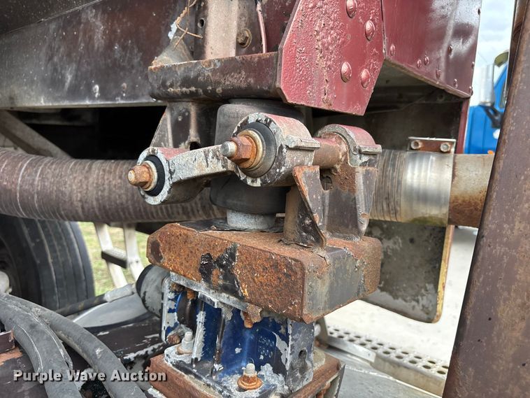 image for item FB3565 1984 Peterbilt 362 semi truck