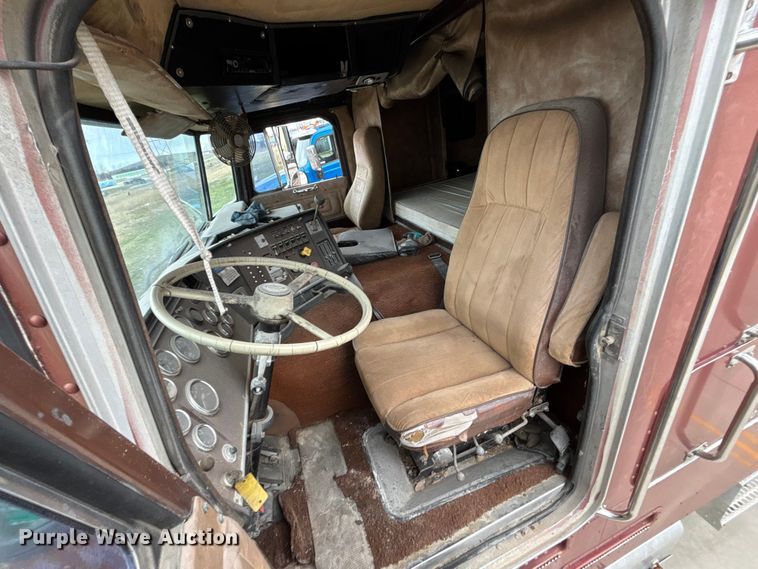 image for item FB3565 1984 Peterbilt 362 semi truck