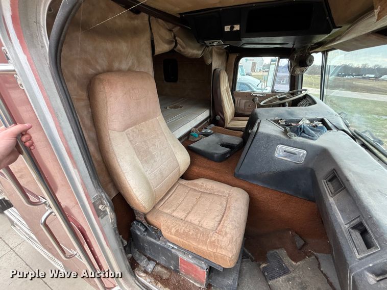 image for item FB3565 1984 Peterbilt 362 semi truck