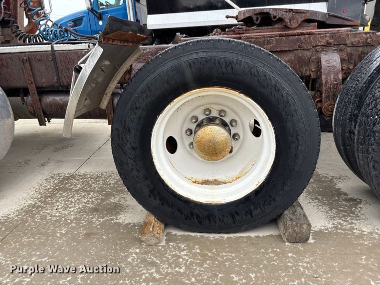 image for item FB3565 1984 Peterbilt 362 semi truck