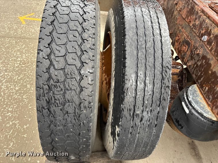 image for item FB3565 1984 Peterbilt 362 semi truck