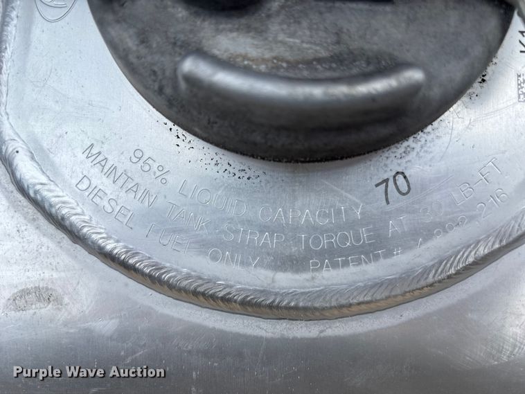 image for item FB3566 2022 Peterbilt 579 semi truck