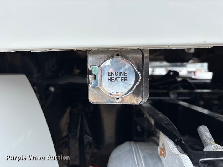 image for item FB3566 2022 Peterbilt 579 semi truck