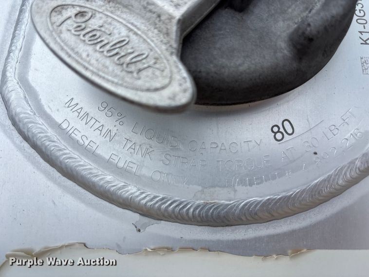 image for item FB3566 2022 Peterbilt 579 semi truck