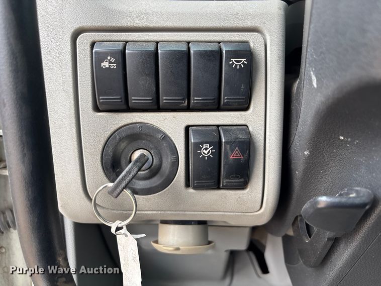 image for item FB3566 2022 Peterbilt 579 semi truck