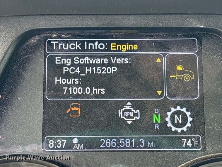 image for item FB3566 2022 Peterbilt 579 semi truck