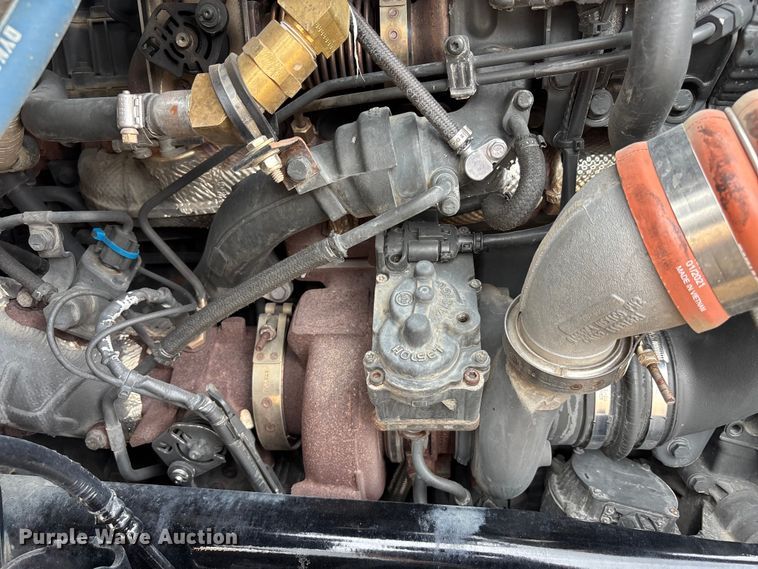 image for item FB3566 2022 Peterbilt 579 semi truck