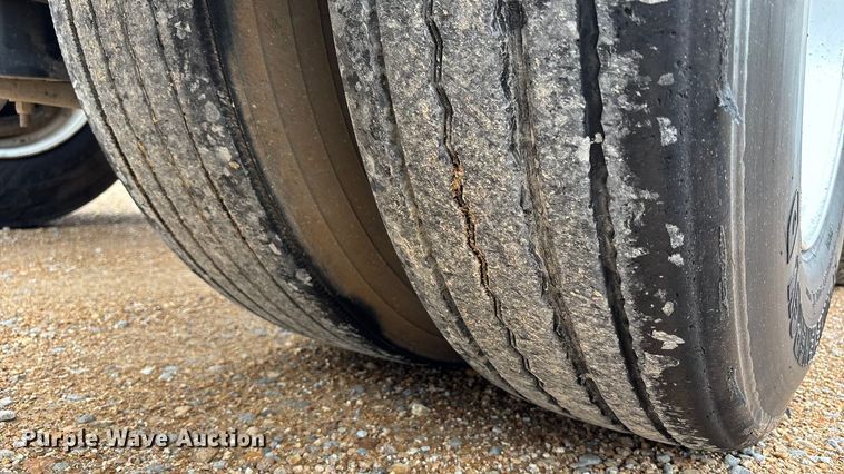 image for item FB3566 2022 Peterbilt 579 semi truck