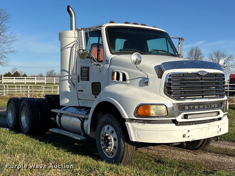 image for item FB3579 2005 Sterling A9500  semi truck