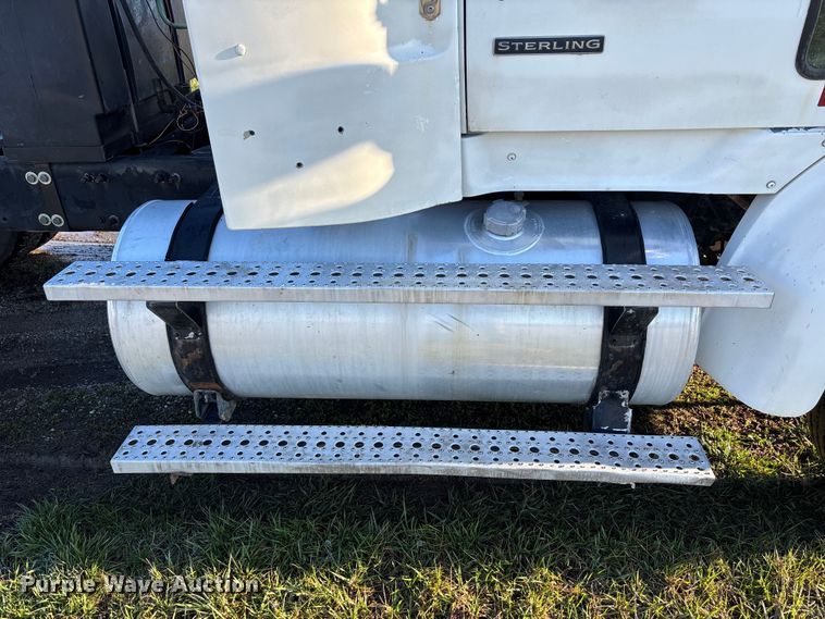 image for item FB3579 2005 Sterling A9500  semi truck
