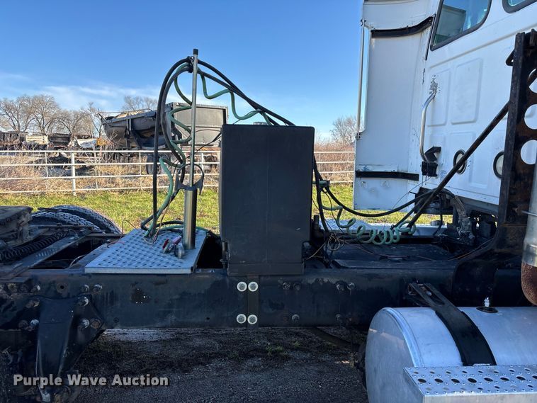 image for item FB3579 2005 Sterling A9500  semi truck