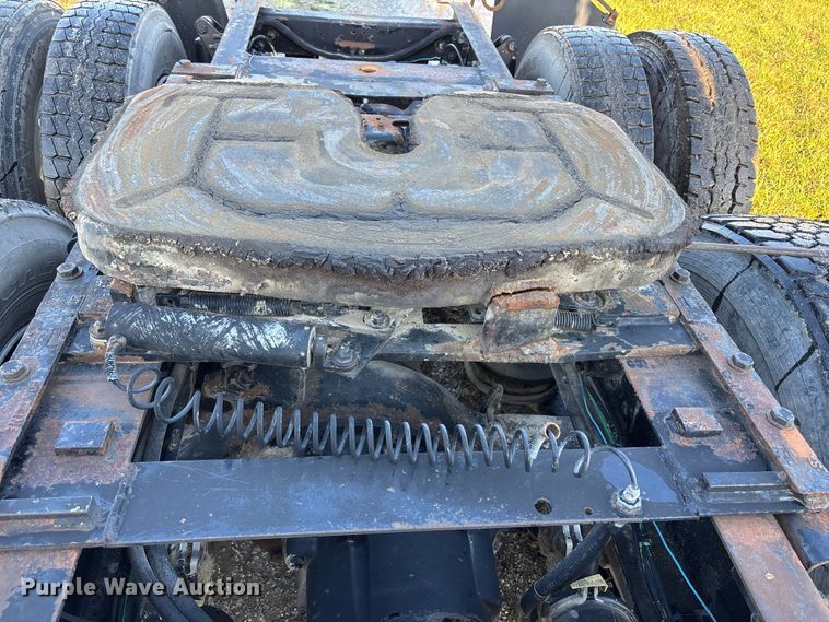 image for item FB3579 2005 Sterling A9500  semi truck