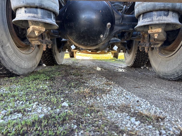 image for item FB3579 2005 Sterling A9500  semi truck