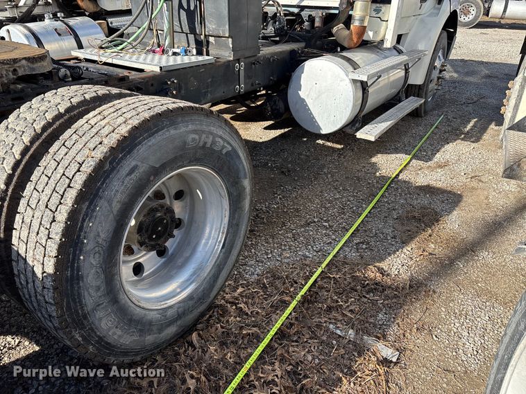 image for item FB3579 2005 Sterling A9500  semi truck