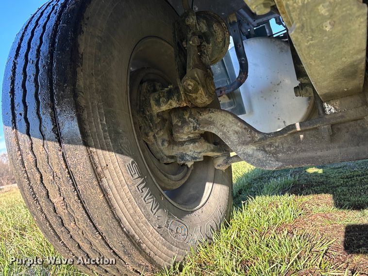 image for item FB3579 2005 Sterling A9500  semi truck