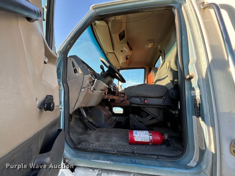 image for item FB3579 2005 Sterling A9500  semi truck