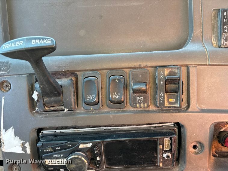 image for item FB3579 2005 Sterling A9500  semi truck