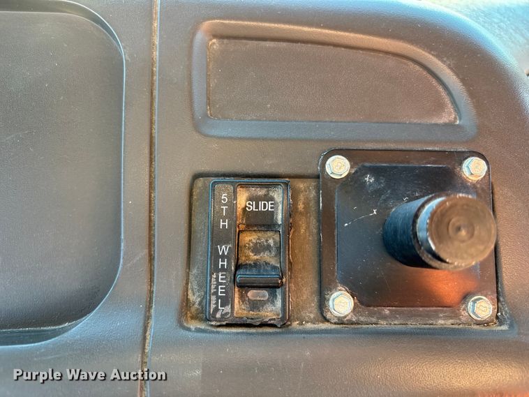 image for item FB3579 2005 Sterling A9500  semi truck