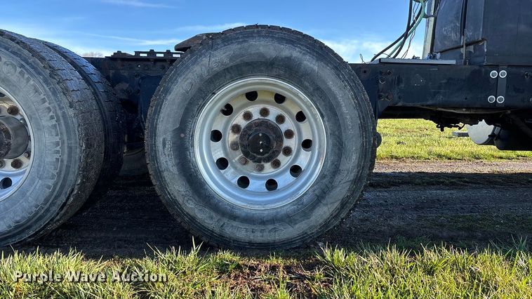 image for item FB3579 2005 Sterling A9500  semi truck