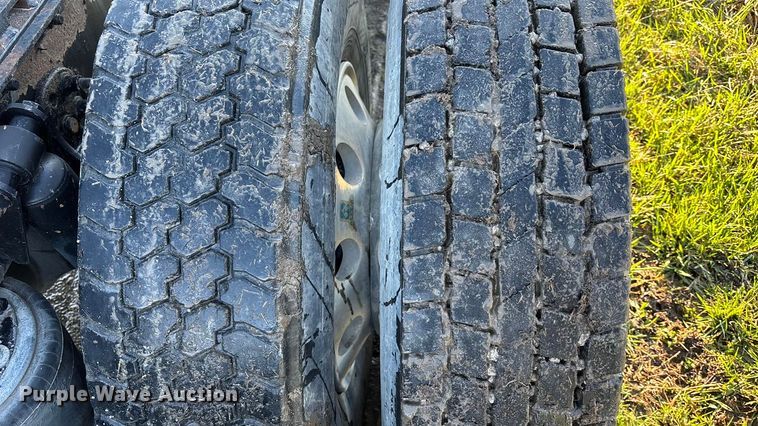 image for item FB3579 2005 Sterling A9500  semi truck