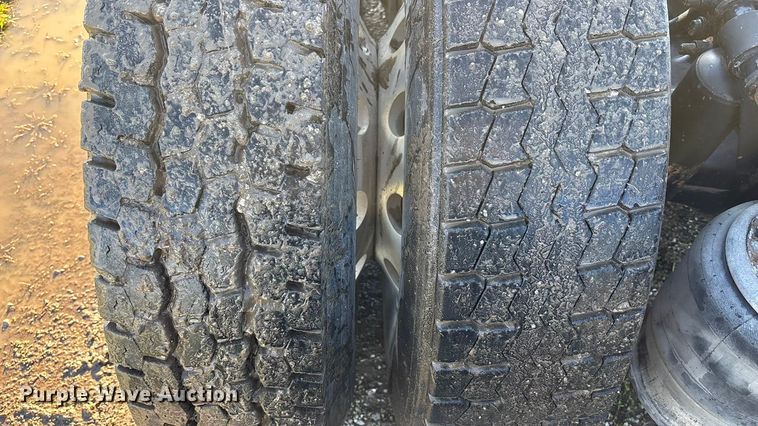 image for item FB3579 2005 Sterling A9500  semi truck