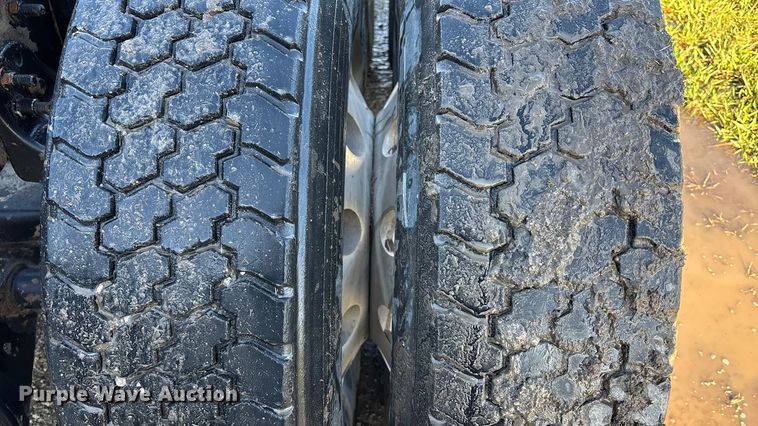 image for item FB3579 2005 Sterling A9500  semi truck