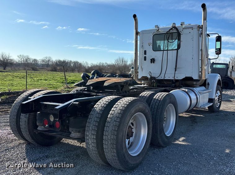 image for item FB3580 2013 Freightliner Coronado semi truck