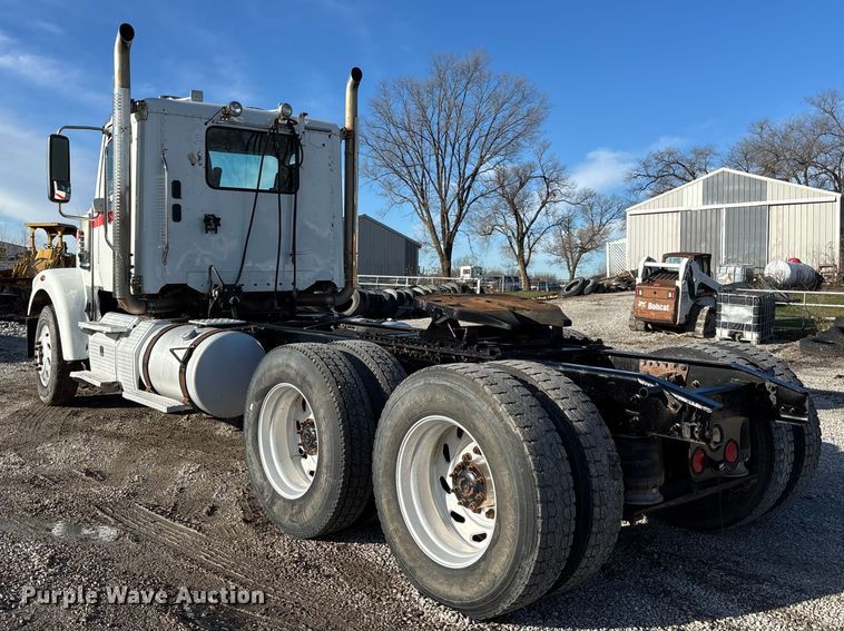 image for item FB3580 2013 Freightliner Coronado semi truck