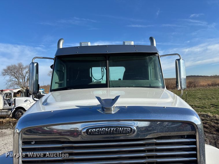 image for item FB3580 2013 Freightliner Coronado semi truck