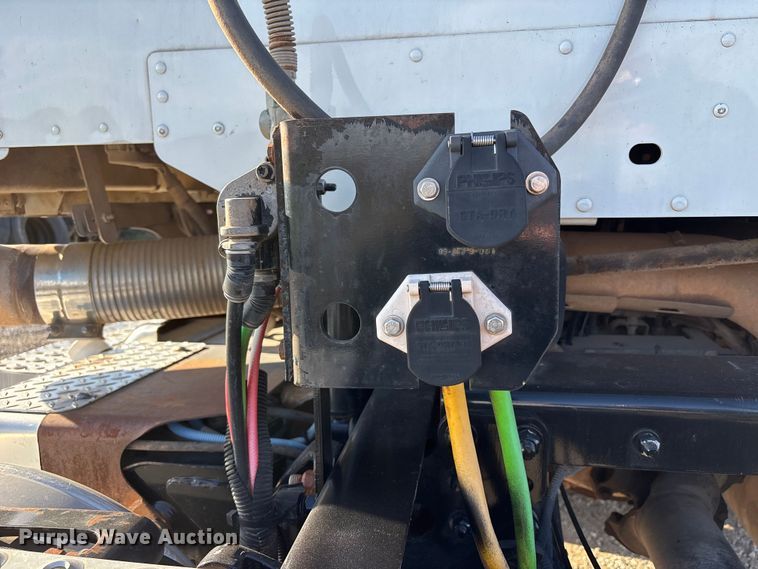 image for item FB3580 2013 Freightliner Coronado semi truck