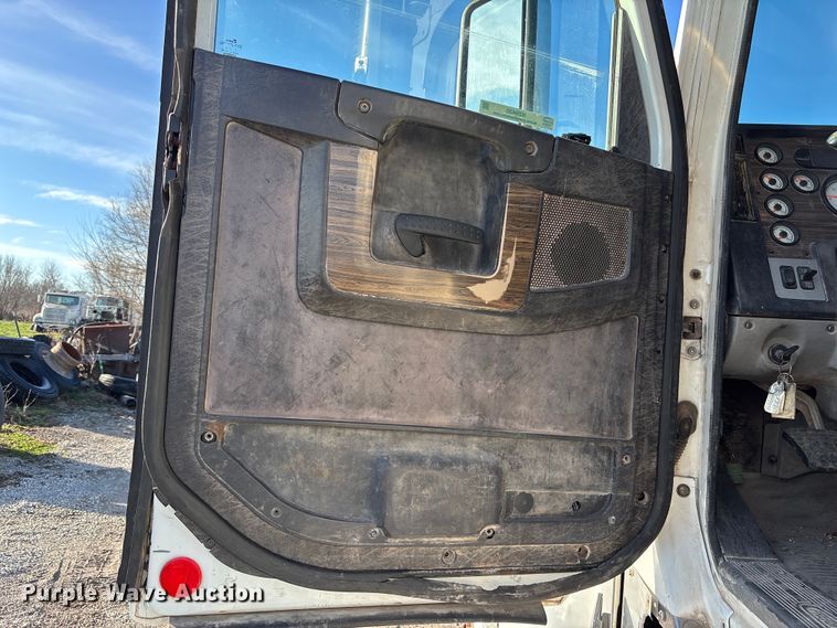 image for item FB3580 2013 Freightliner Coronado semi truck