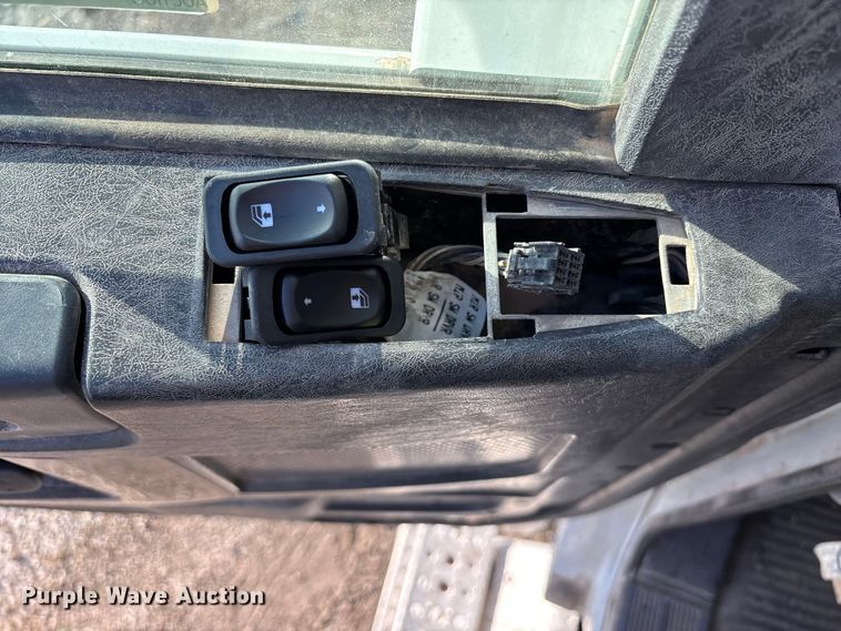 image for item FB3580 2013 Freightliner Coronado semi truck