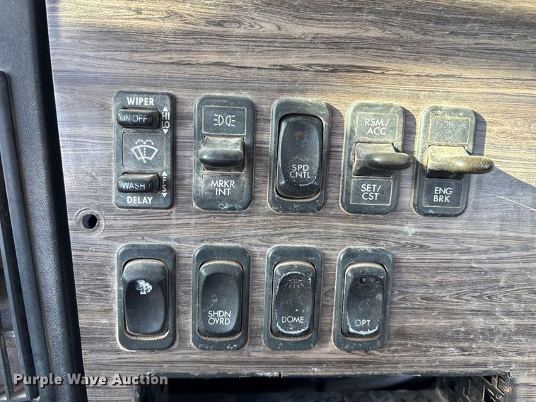 image for item FB3580 2013 Freightliner Coronado semi truck