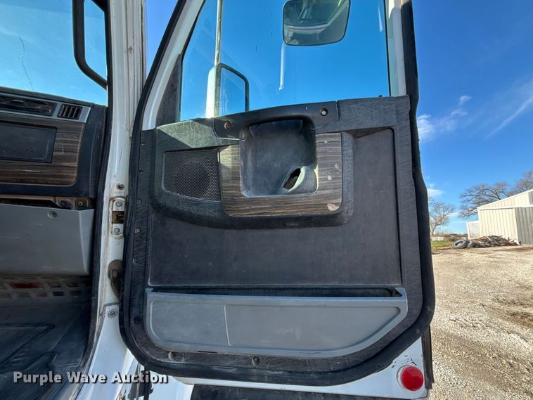 image for item FB3580 2013 Freightliner Coronado semi truck