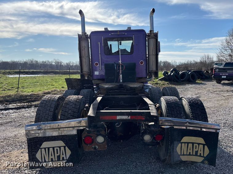 image for item FB3581 2006 Freightliner Classic semi truck