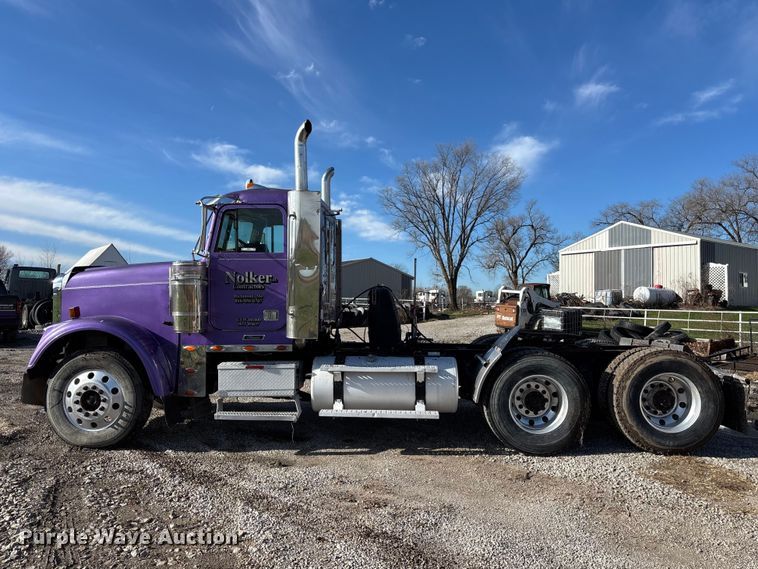 image for item FB3581 2006 Freightliner Classic semi truck