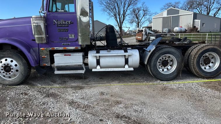 image for item FB3581 2006 Freightliner Classic semi truck