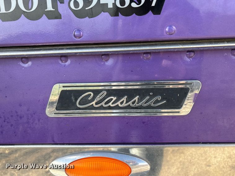 image for item FB3581 2006 Freightliner Classic semi truck