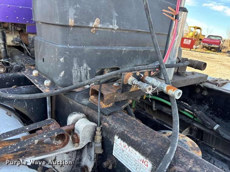 image for item FB3581 2006 Freightliner Classic semi truck