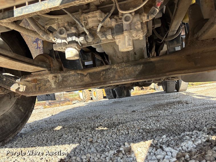 image for item FB3581 2006 Freightliner Classic semi truck