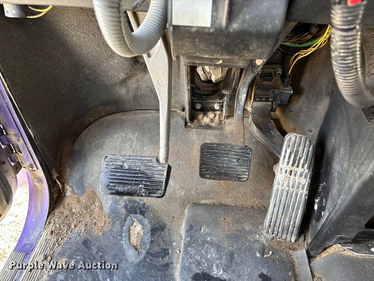 image for item FB3581 2006 Freightliner Classic semi truck