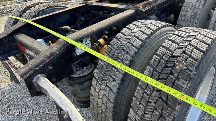 image for item FB3581 2006 Freightliner Classic semi truck