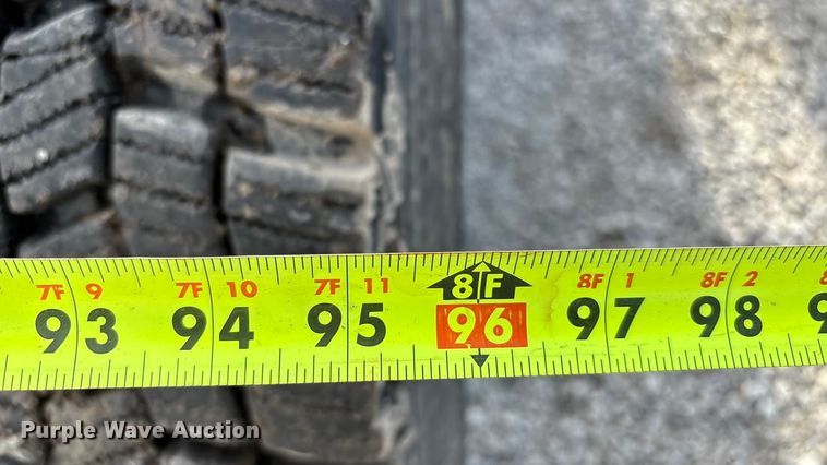 image for item FB3581 2006 Freightliner Classic semi truck