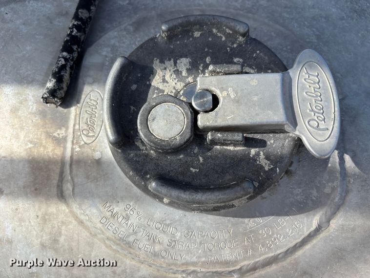 image for item FB3582 2003 Kenworth T800 semi truck