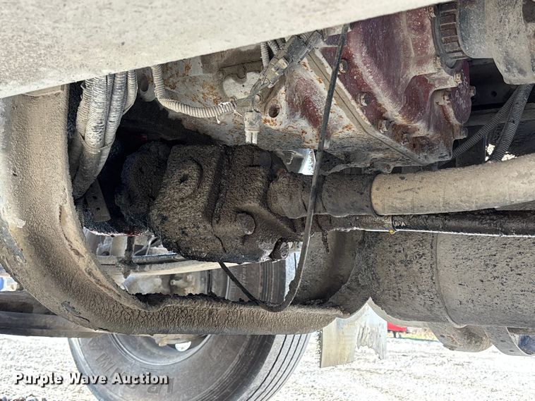 image for item FB3582 2003 Kenworth T800 semi truck