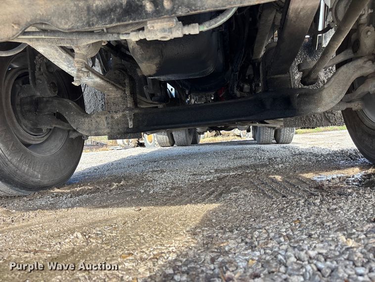 image for item FB3582 2003 Kenworth T800 semi truck