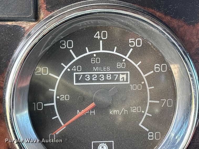 image for item FB3582 2003 Kenworth T800 semi truck