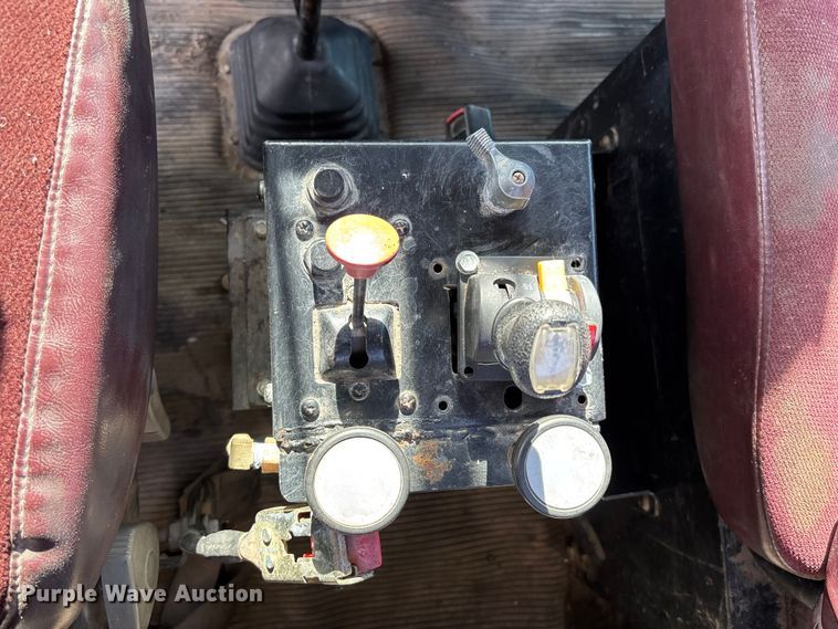 image for item FB3582 2003 Kenworth T800 semi truck