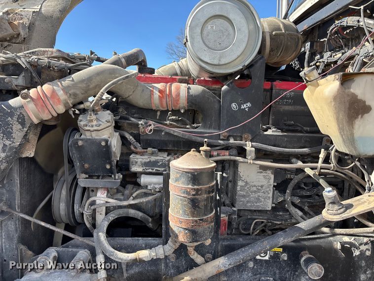 image for item FB3582 2003 Kenworth T800 semi truck